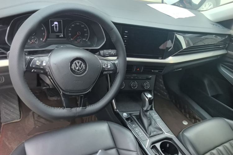 Used Volkswagen Passat 2020 280TSI Business Edition China VI Standard Center Console
