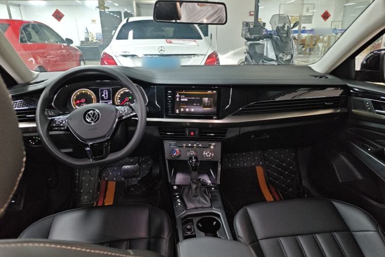 Used Volkswagen Passat 2020 Revised Version 280TSI Business Edition China VI Standard Center Console