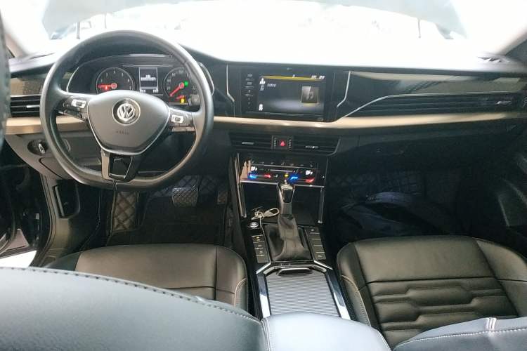 Used Volkswagen Passat 2020 280TSI Elite Edition China VI Standard Center Console