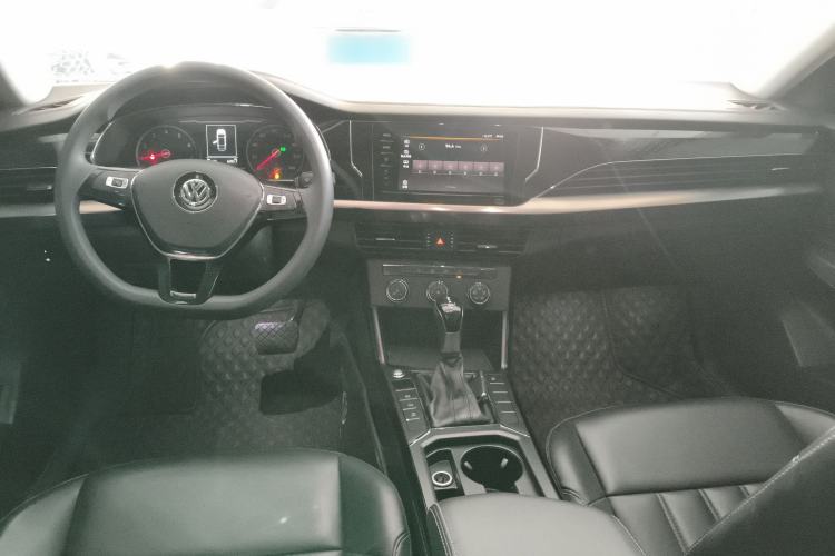 Used Volkswagen Passat 2020 Revised Version 280TSI Business Edition China VI Standard Center Console