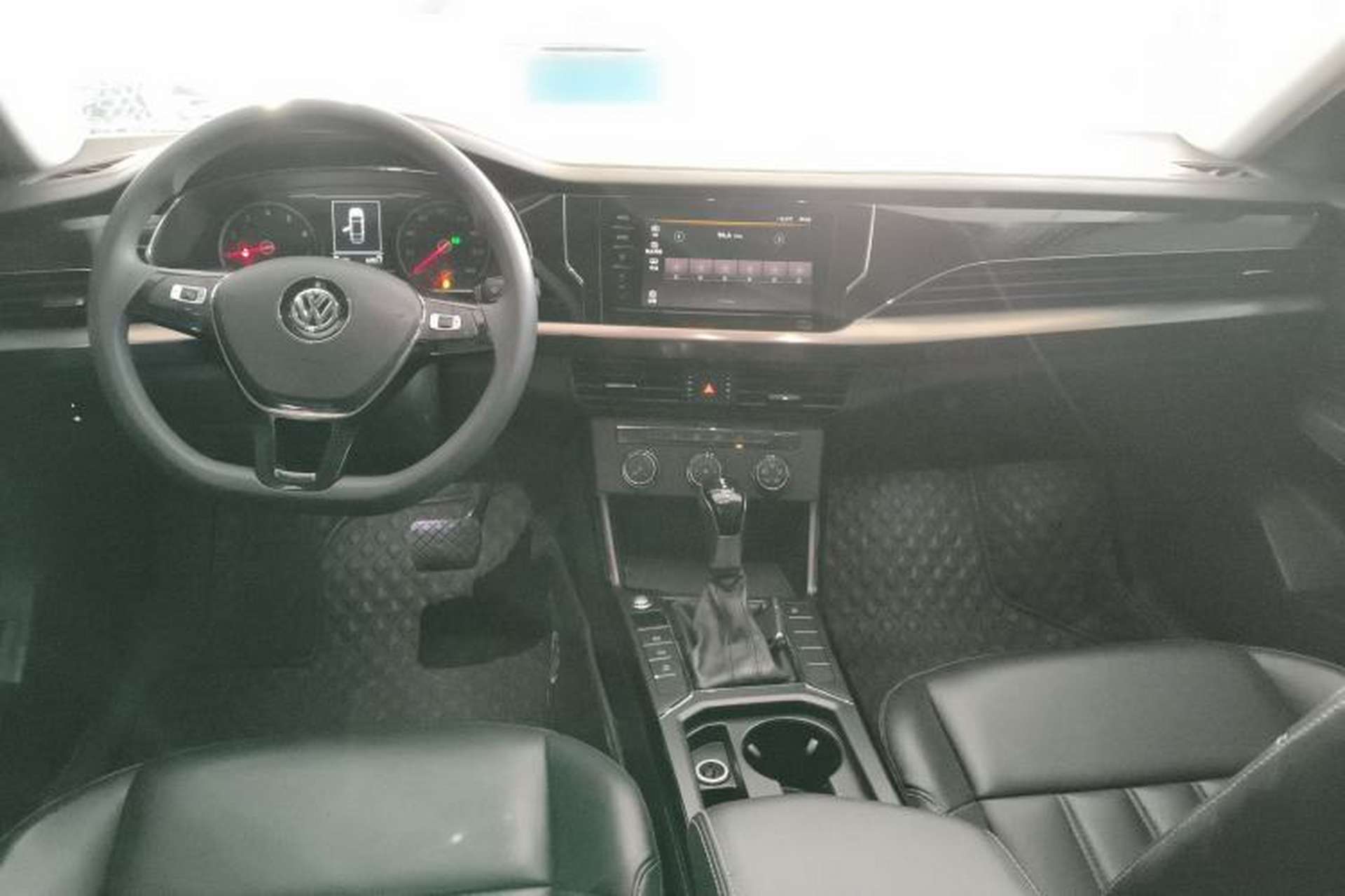 Used Volkswagen Passat 2020 Revised Version 280TSI Business Edition China VI Standard Center Console