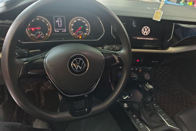 Used Volkswagen Passat 2020 Revised Version 280TSI Business Edition China VI Standard Center Console