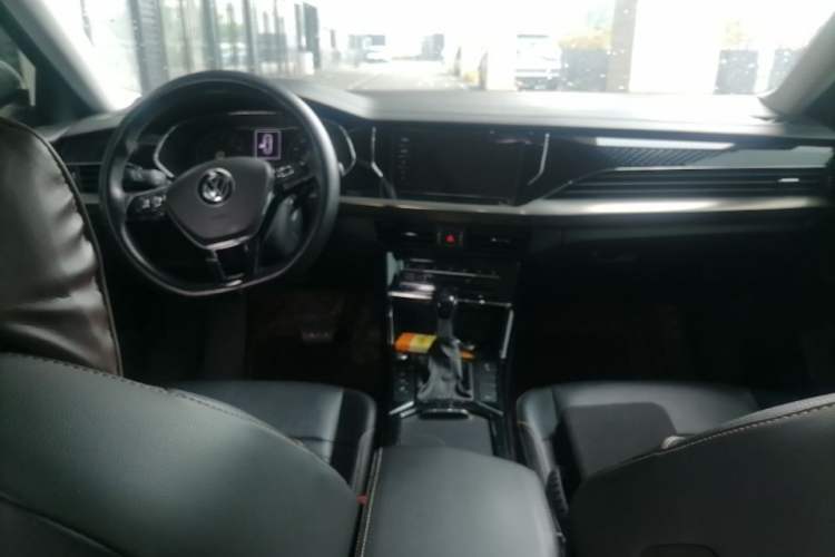 Used Volkswagen Passat 2020 330TSI Elite Edition China VI Center Console
