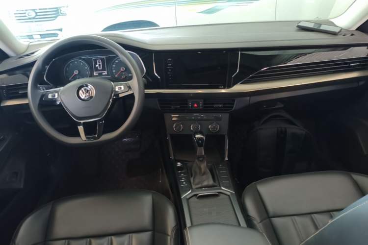 Used Volkswagen Passat 2020 Revised Version 280TSI Business Edition China VI Standard Center Console