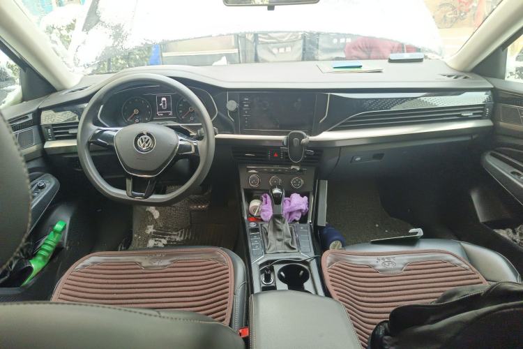 Used Volkswagen Passat 2020 Revised Version 280TSI Business Edition China VI Standard Center Console