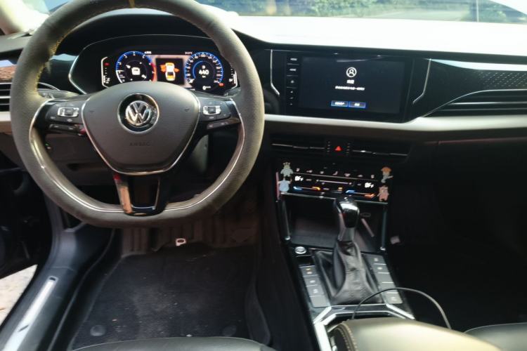 Used Volkswagen Passat 2020 380TSI Prestige Edition China VI Standard Center Console