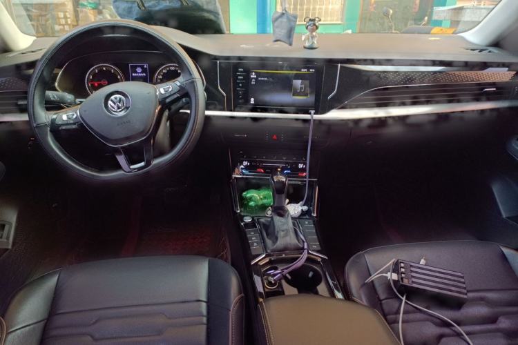 Used Volkswagen Passat 2020 330TSI Elite Edition China VI Center Console