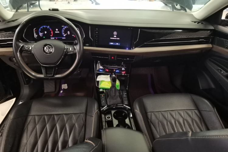 Used Volkswagen Passat 2020 330TSI Prestige Edition China VI Standard Center Console