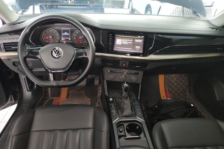 Used Volkswagen Passat 2020 Revised Version 280TSI Business Edition China VI Standard Center Console