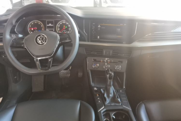 Used Volkswagen Passat 2020 Revised Version 280TSI Business Edition China VI Standard Center Console