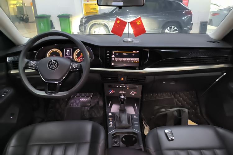 Used Volkswagen Passat 2020 Revised Version 280TSI Business Edition China VI Standard Center Console