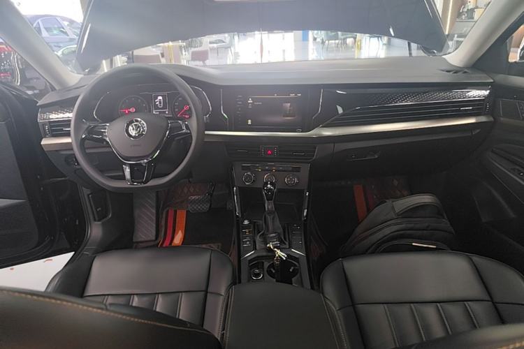 Used Volkswagen Passat 2020 280TSI Business Edition China VI Standard Center Console