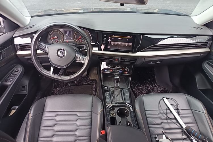 Used Volkswagen Passat 2020 330TSI Elite Edition China VI Center Console