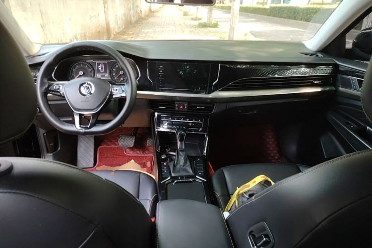 Used Volkswagen Passat 2020 330TSI Elite Edition China VI Center Console