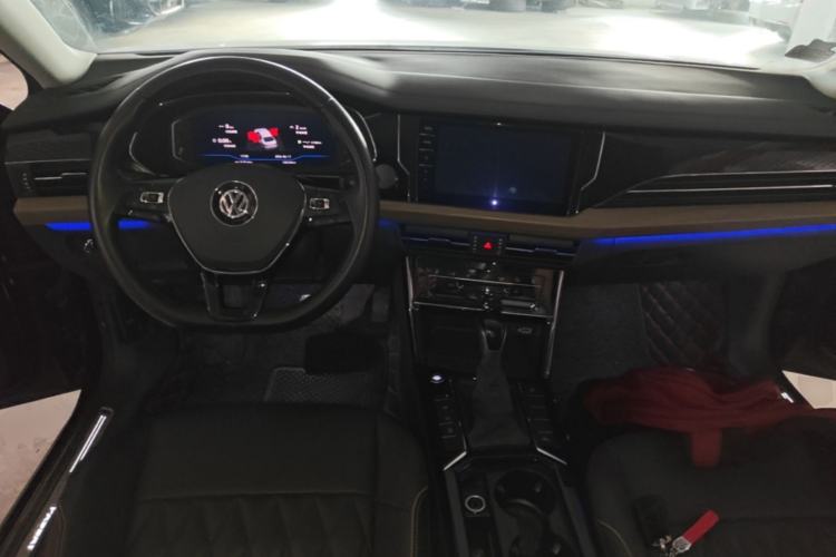 Used Volkswagen Passat 2020 330TSI Luxury Edition China VI Center Console