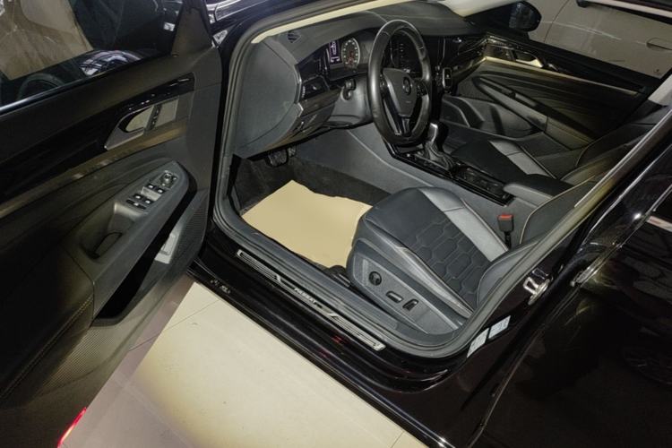 Used Volkswagen Passat 2020 330TSI Elite Edition China VI Driver Seat