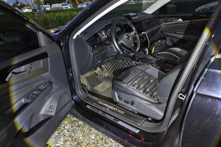 Used Volkswagen Passat 2020 330TSI Elite Edition China VI Driver Seat