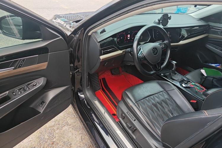 Used Volkswagen Passat 2020 Revised Version 330TSI Luxury Edition China VI Standard Driver Seat