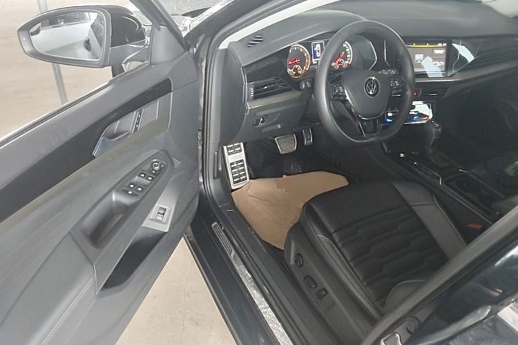 Used Volkswagen Passat 2020 Facelift 330TSI Elite Edition China VI Standard Driver Seat
