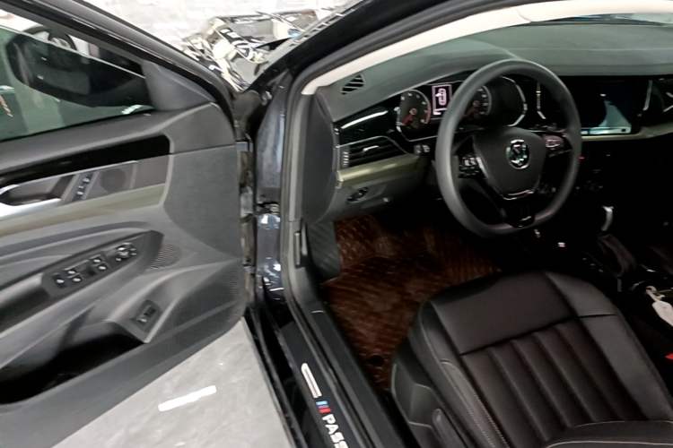 Used Volkswagen Passat 2020 Revised Version 280TSI Business Edition China VI Standard Driver Seat