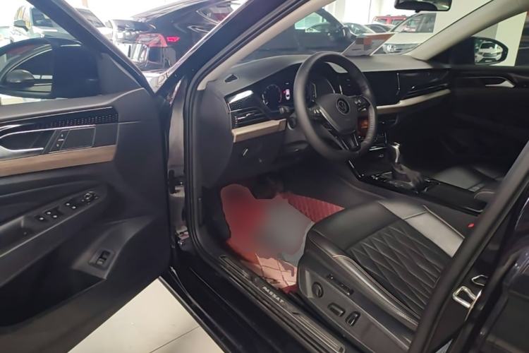 Used Volkswagen Passat 2020 Revised Version 330TSI Luxury Edition China VI Standard Driver Seat