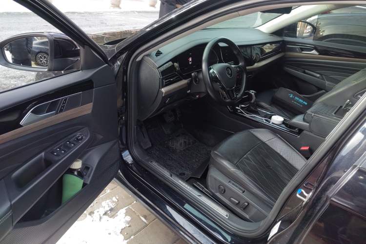 Used Volkswagen Passat 2020 Revised Version 330TSI Luxury Edition China VI Standard Driver Seat