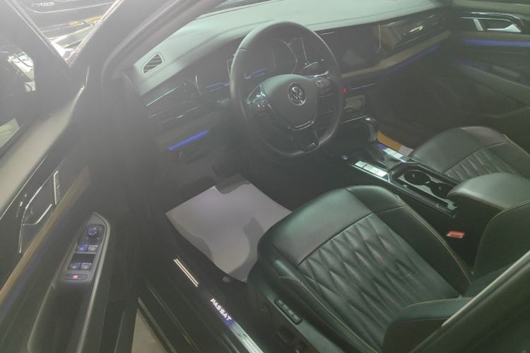 Used Volkswagen Passat 2020 Revised Version 330TSI Luxury Edition China VI Standard Driver Seat