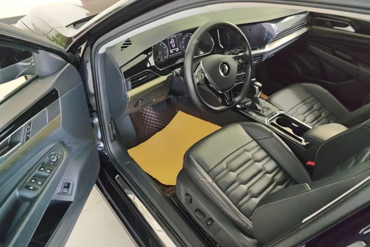 Used Volkswagen Passat 2020 Facelift 330TSI Elite Edition China VI Standard Driver Seat