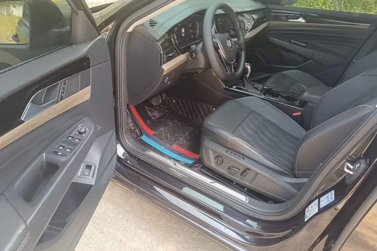 Used Volkswagen Passat 2020 330TSI Luxury Edition China VI Driver Seat