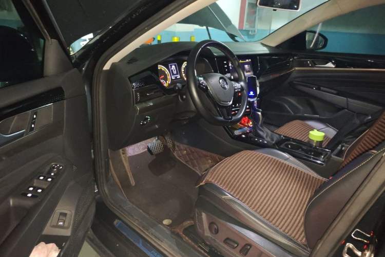 Used Volkswagen Passat 2020 330TSI Elite Edition China VI Driver Seat