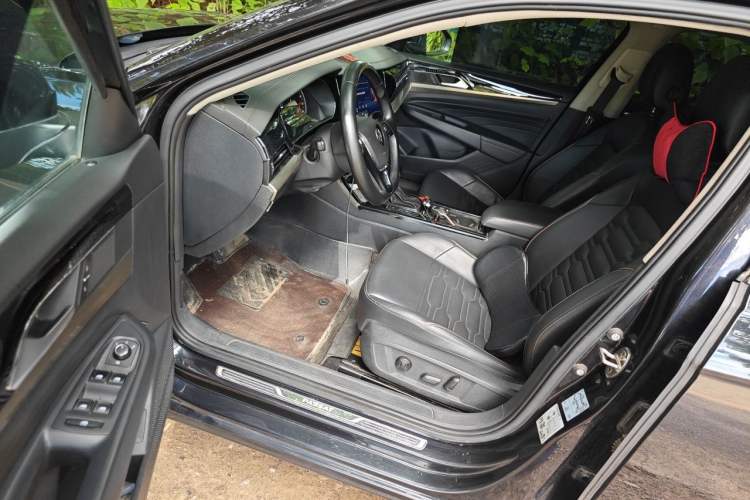 Used Volkswagen Passat 2020 330TSI Elite Edition China VI Driver Seat