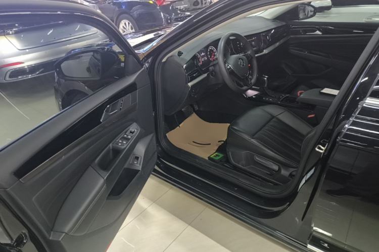 Used Volkswagen Passat 2020 280TSI Business Edition China VI Standard Driver Seat
