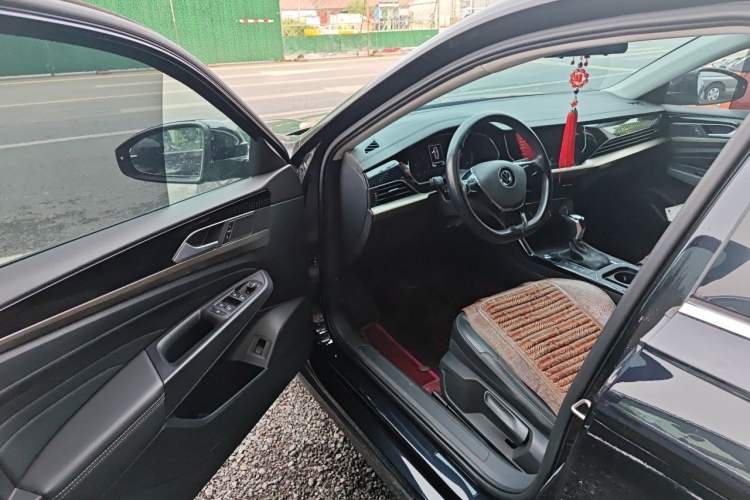 Used Volkswagen Passat 2020 Revised Version 280TSI Business Edition China VI Standard Driver Seat