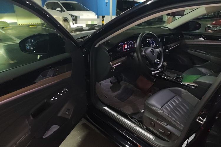 Used Volkswagen Passat 2020 Revised Version 330TSI Luxury Edition China VI Standard Driver Seat