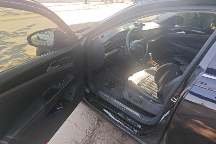 Used Volkswagen Passat 2020 Revised Version 330TSI Luxury Edition China VI Standard Driver Seat