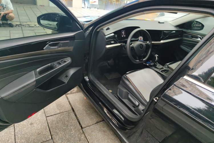 Used Volkswagen Passat 2020 280TSI Business Edition China VI Standard Driver Seat