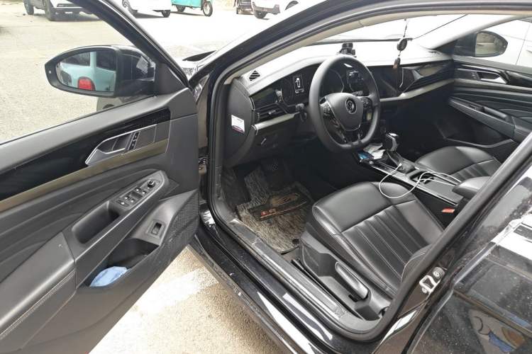Used Volkswagen Passat 2020 Revised Version 280TSI Business Edition China VI Standard Driver Seat