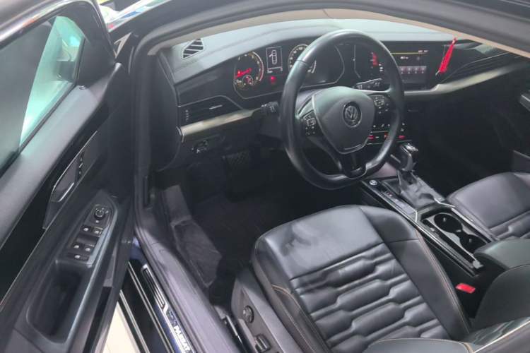 Used Volkswagen Passat 2020 330TSI Elite Edition China VI Driver Seat