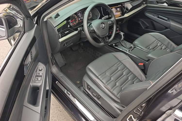 Used Volkswagen Passat 2020 330TSI Elite Edition China VI Driver Seat
