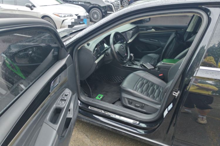 Used Volkswagen Passat 2020 Facelift 330TSI Elite Edition China VI Standard Driver Seat
