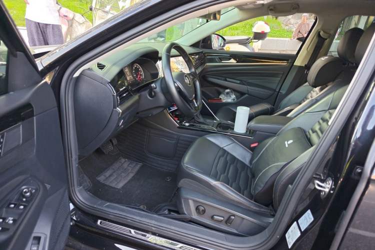 Used Volkswagen Passat 2020 330TSI Elite Edition China VI Driver Seat