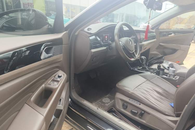 Used Volkswagen Passat 2020 330TSI Luxury Edition China VI Driver Seat