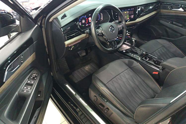 Used Volkswagen Passat 2020 Revised Version 330TSI Luxury Edition China VI Standard Driver Seat