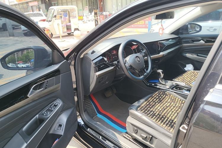 Used Volkswagen Passat 2020 330TSI Elite Edition China VI Driver Seat