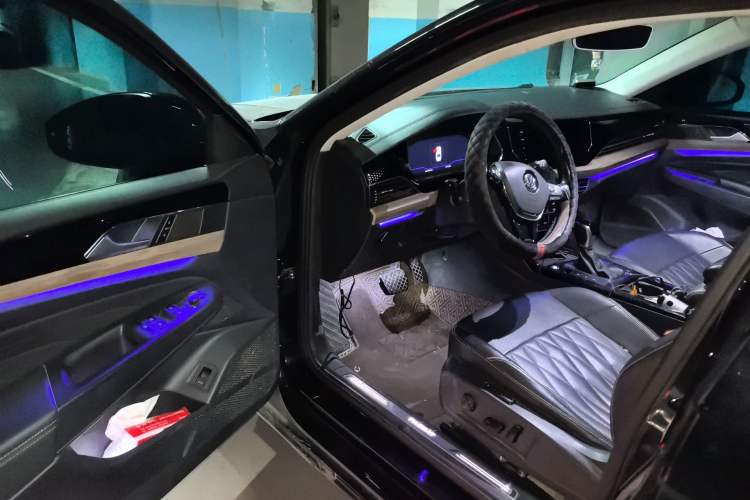 Used Volkswagen Passat 2020 330TSI Prestige Edition China VI Standard Driver Seat