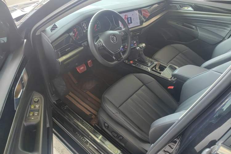 Used Volkswagen Passat 2020 Revised Version 280TSI Business Edition China VI Standard Driver Seat