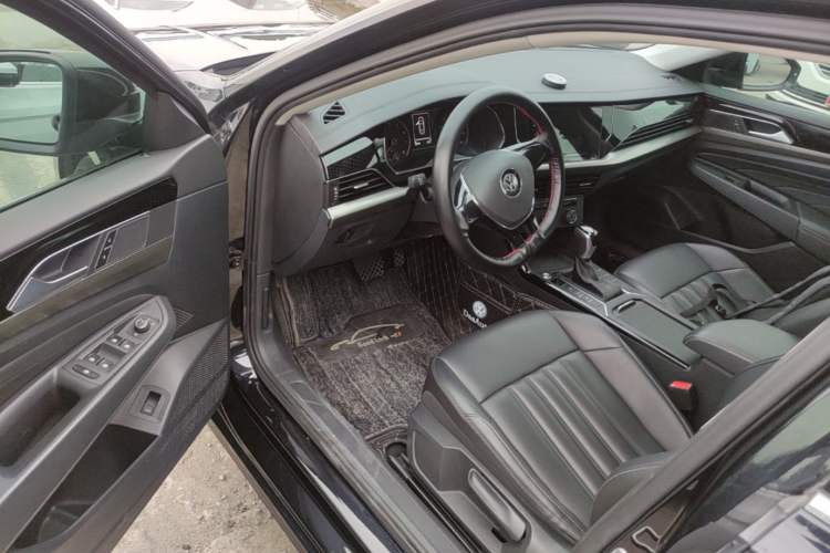 Used Volkswagen Passat 2020 280TSI Business Edition China VI Standard Driver Seat