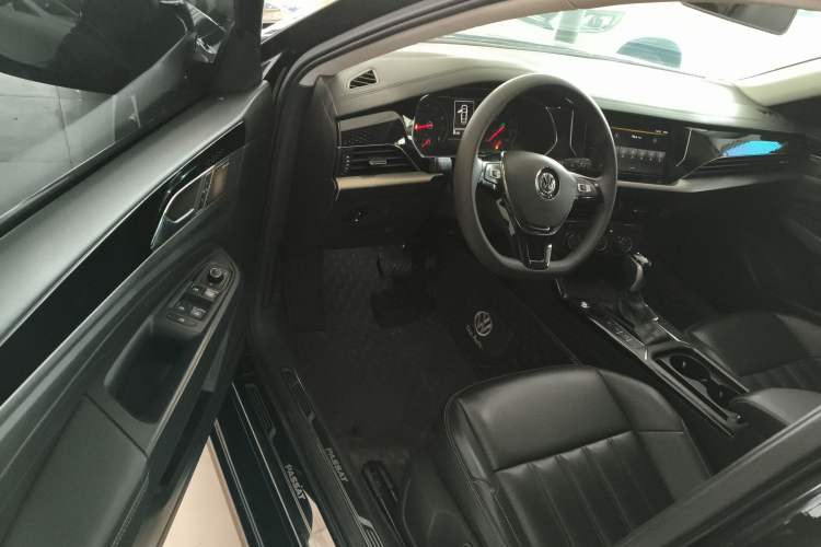 Used Volkswagen Passat 2020 Revised Version 280TSI Business Edition China VI Standard Driver Seat