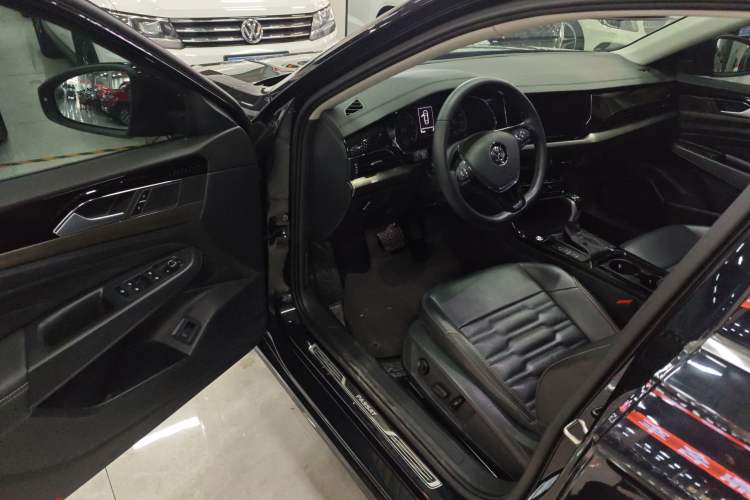 Used Volkswagen Passat 2020 330TSI Elite Edition China VI Driver Seat