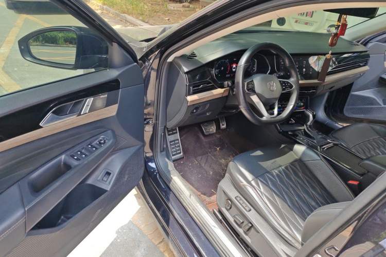 Used Volkswagen Passat 2020 Revised Version 330TSI Luxury Edition China VI Standard Driver Seat